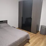 New Apartment Near City Center With Free Parking
