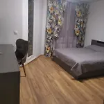 New Apartment Near City Center With Free Parking