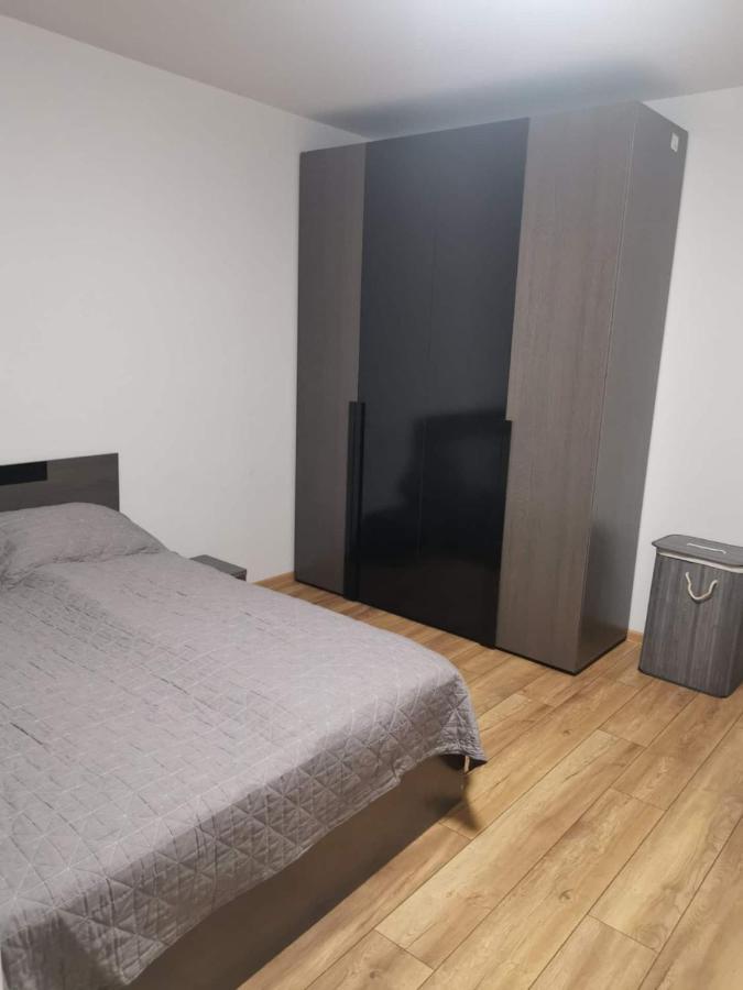 New Near Center With Free Parking Appartement *