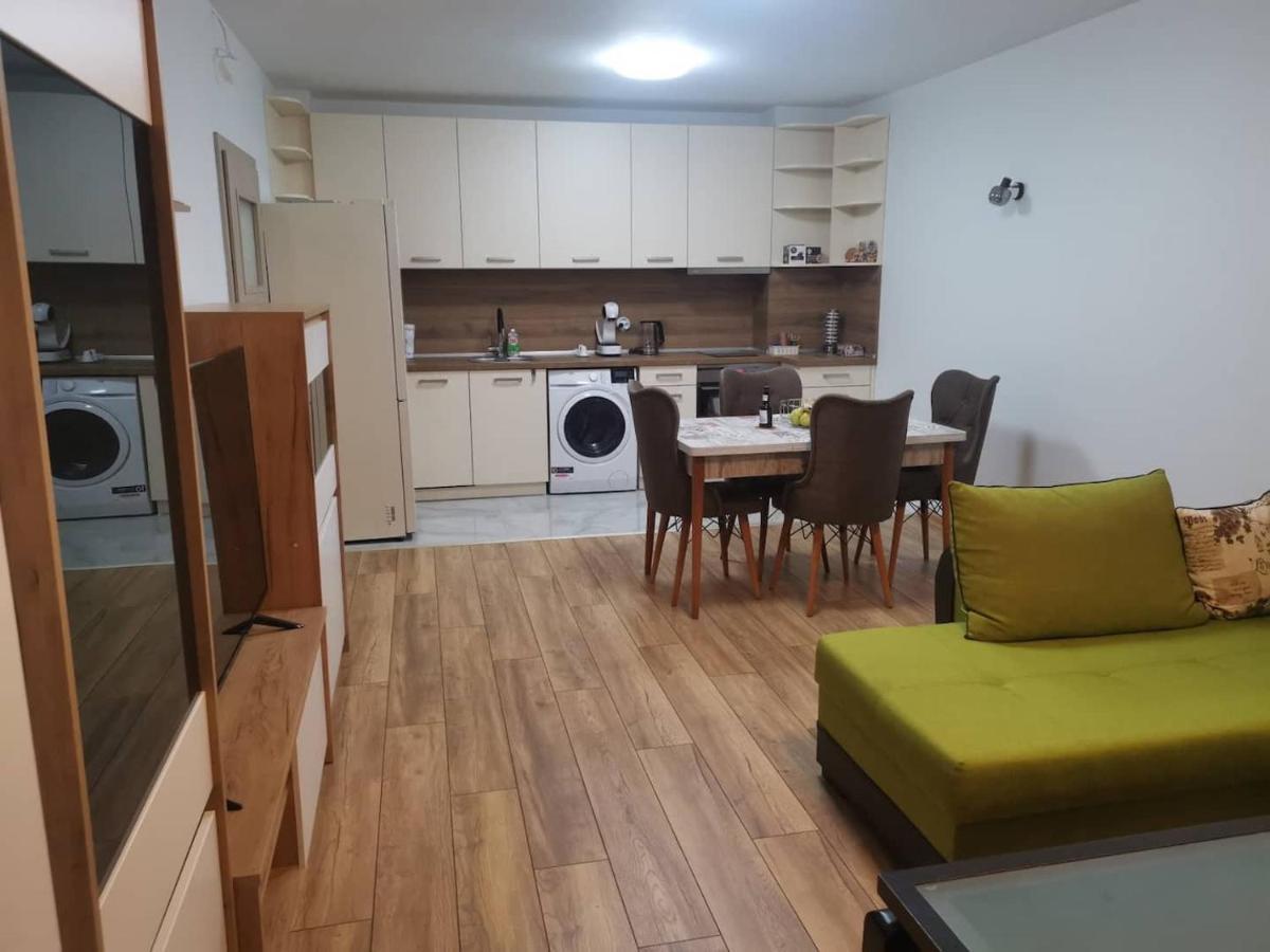 New Near Center With Free Parking Appartement *
